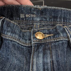 NWOT BGBG MaxAzria Gina Distressed Jeans Size 30
